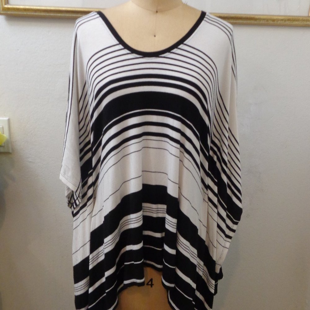 BCBGMaxAzria White & Black Striped Poncho Top